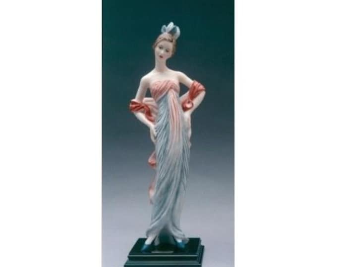 Art Deco sculpture Lady with feathers, cm 35 (13.8 inch) in alabaster powder, wooden base, hand painted, made in Italy