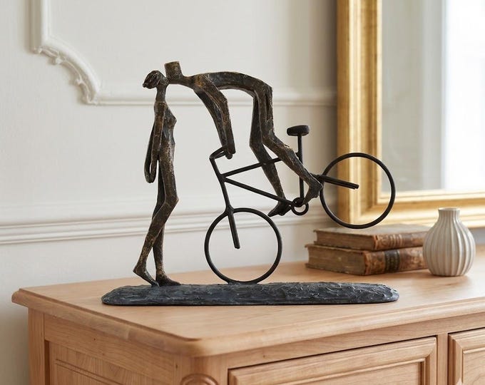 Classical sculpture Kiss on a Bicycle 30 cm (11.81 inches) in bronzed resin marble, handcrafted in Italy