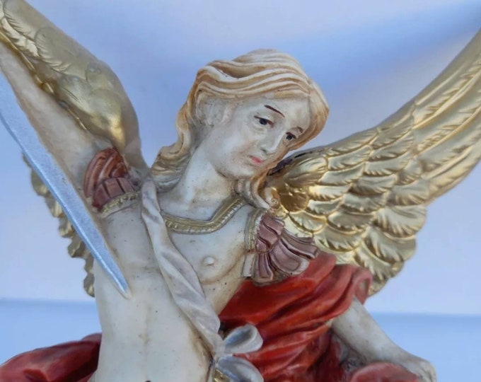 Statue of St. Michael the Archangel cm 22 (8,66 inches) in marble resin full antique decoration of Italian artisan production