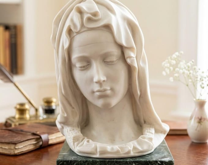 Classic sculpture "Head of the Madonna by Michelangelo" 17 cm (6.69 inches) in alabaster powder, marble base, handcrafted, made in Italy
