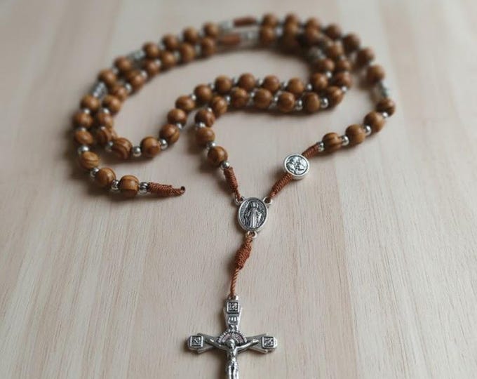 Saint Joseph's Rosary, 50 cm, made of olive wood with medals of the Saint, handcrafted in Italy.