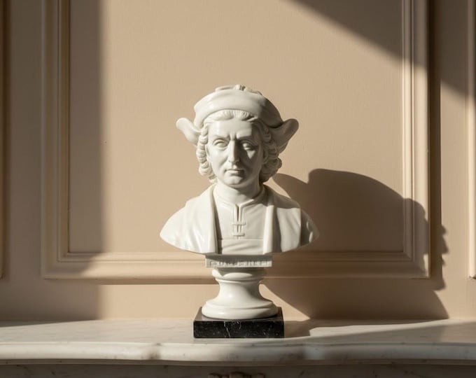 Bust sculpture of Christopher Columbus 16 cm (6.29 inches) in alabaster powder, handcrafted, made in Italy