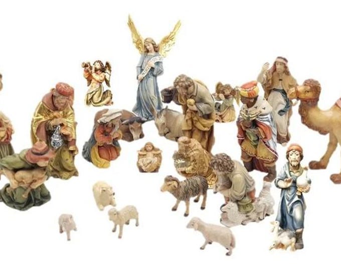 Complete nativity scene with 24 figurines, carved from Valgardena wood, various sizes available, handcrafted in Italy