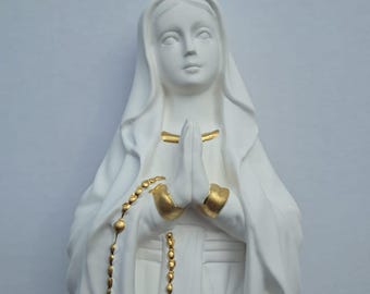 Statue of Our Lady of Lourdes 30 cm (11.81 inches) in white and gold solid resin marble decorated by hand, Italian artisan production