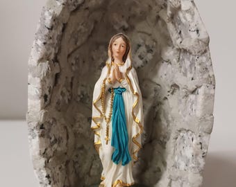 Handcrafted granite statue cave 16.5 x 11.5 cm with statue of the Madonna of Lourdes, Italian production