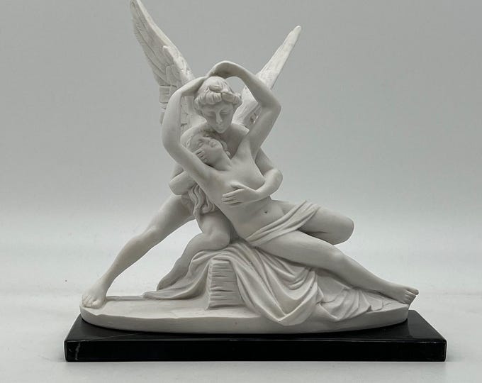 Sculpture "Amore e Psiche" by Canova in alabaster powder and marble base, cm 20 x 19 (7.87 x 7.48 inch) Italian artisan production.