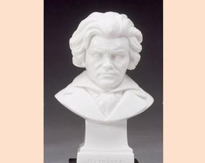 Ludwig Van Beethoven bust sculpture cm 11 (4.33 inches) in alabaster powder, marble base, handcrafted, made in Italy
