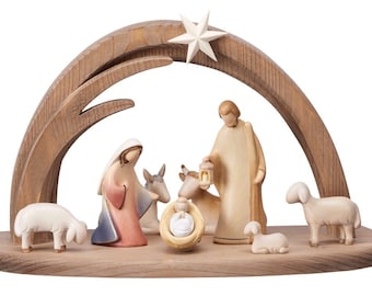 Complete 10-piece nativity scene with hut, entirely carved in Valgardena wood and decorated by hand, artisanal production