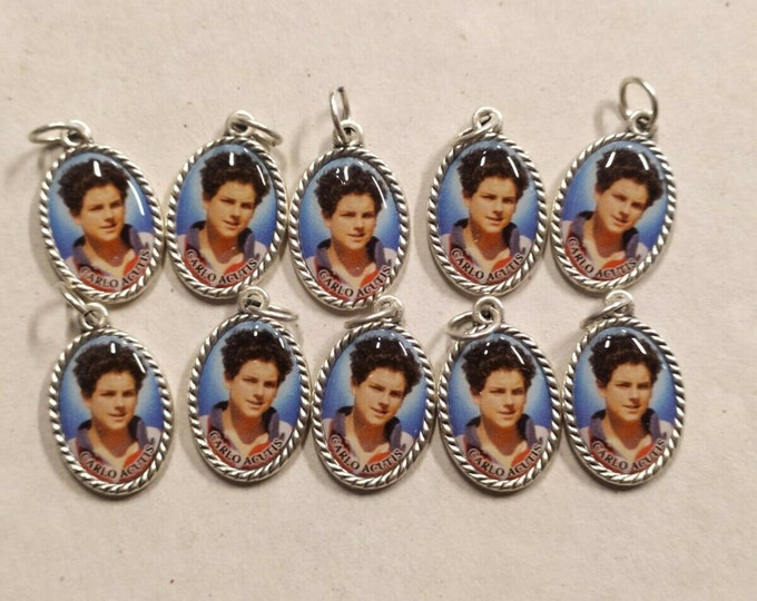 Pack of 10 medals of the Blessed Carlo Acutis 2 x 1.5 cm (0.78 x 0.59 inches) of Italian artisan production