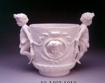 Classical sculpture Vase with Putti, cm 34 x 26 (13.38 x 10.2 inches) made of alabaster powder, handcrafted, made in Italy