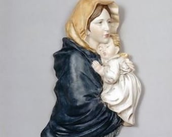 Plate with Madonna del Ferruzzi cm 25 (9.84 inches) made of alabaster powder decorated by hand, Italian artisan production