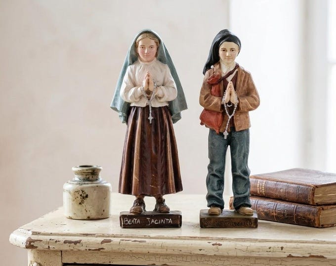 Pair of statues of Saint Jacinta and Saint Francisco Marto, shepherds of Fatima, 15 cm (5.90 inches) in hand-decorated resin