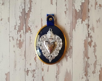 Votive heart ex voto grace received oval 10 x 13 cm (3.93 x 5.11 inches) of Italian artisan production