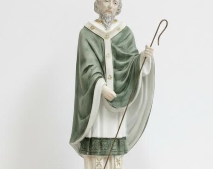 Statue of Saint Patrick, 43 cm (16.92 inches) in alabaster powder, wooden base, hand-decorated, made in Italy