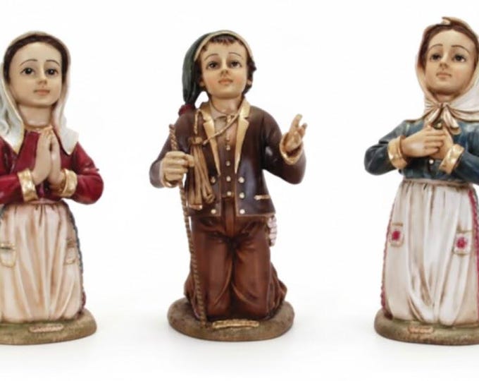 Trio of statues, shepherds of Fatima, 32 cm (12.59 inches) made of finely hand-decorated resin, artisanal production