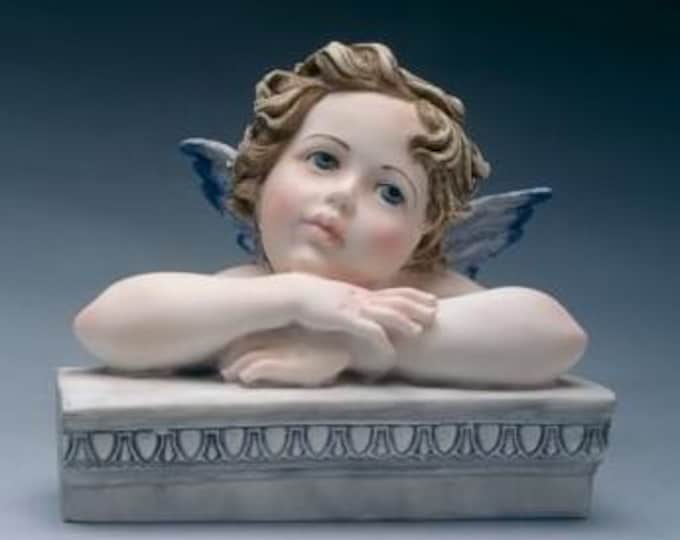 Raphael angel statue cm 18 (7.08 inches) made of alabaster powder, hand decorated, artisanal production, made in Italy