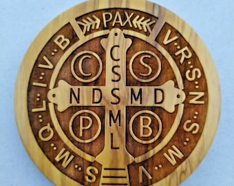 Medal of Saint Benedict of Norcia in olive wood diameter 10 cm (3.93 inches) of Italian artisan production various quantities