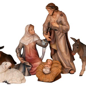 Nativity scene carved in Valgardena wood and decorated by hand, Holy Family 7 pieces, various sizes, Italian artisan production