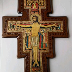 Crucifix cross of San Damiano, 46 x 35 cm (18.11 x 13.77 inches) in wood with relief image, handcrafted in Italy