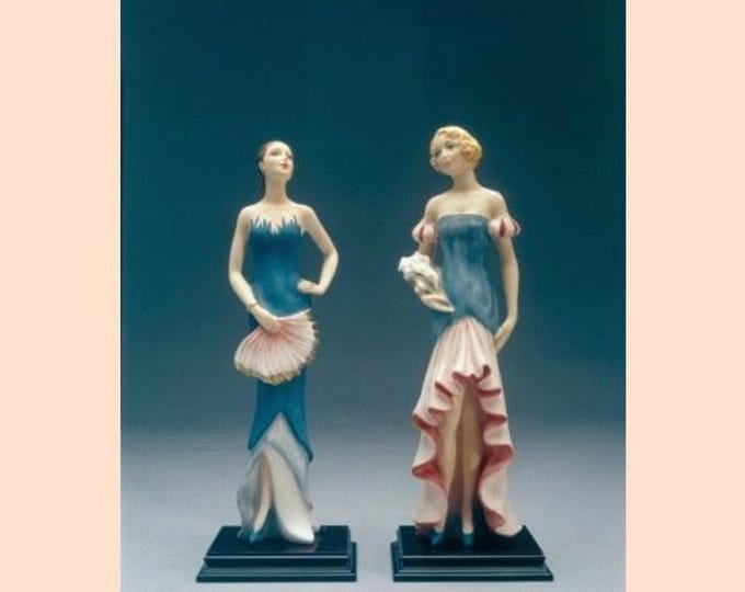 Art Deco Sculpture Couple of Ladies, cm 32 (12.6 inch) in alabaster powder, wooden base, hand painted, made in Italy