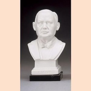 Franz Lehar bust sculpture cm 14 (5.51 inches) in alabaster powder, marble base, handcrafted, made in Italy