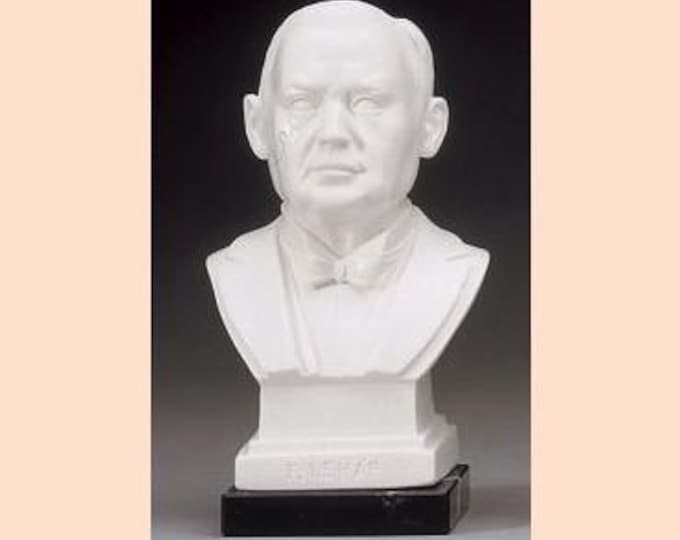 Franz Lehar bust sculpture cm 14 (5.51 inches) in alabaster powder, marble base, handcrafted, made in Italy