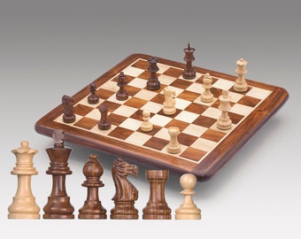 Chessboard composition with chess in rosewood and maple, carved in Valgardena wood, hand-decorated, handcrafted