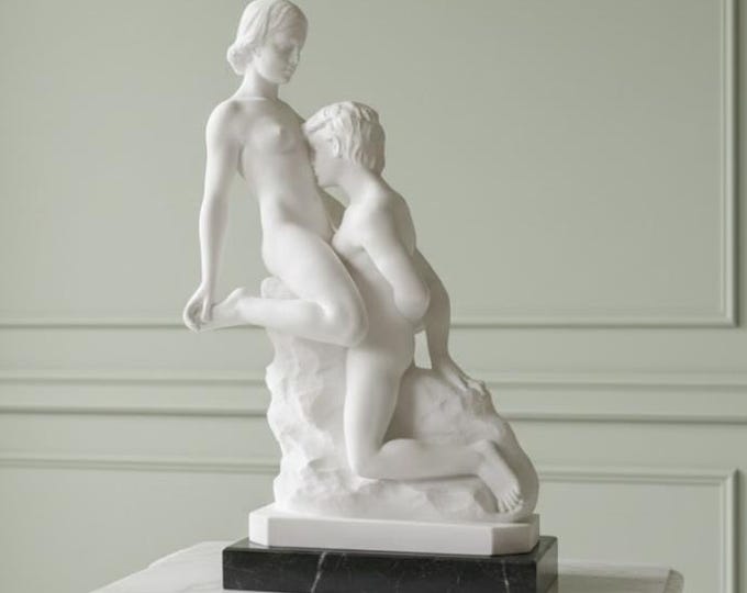 Classical sculpture Eternal Idol by Rodin, 28 x 17 cm (11.02 x 6.69 inches) in alabaster powder, marble base, handcrafted, made in Italy