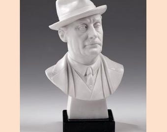 Giacomo Puccini sculpture 17 cm (6.7 inches) in alabaster powder, marble base, handcrafted, made in Italy
