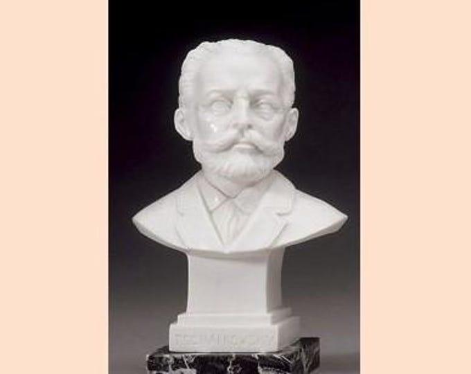 Tchaikovsky sculpture cm 14 (5.51 inches) in alabaster powder, marble base, handcrafted, made in Italy