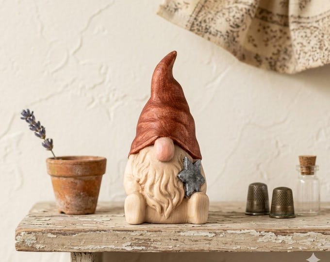 Gnome with star carved from Swiss pine wood from Val Gardena, artistic carving, Italian artisan production, various sizes available
