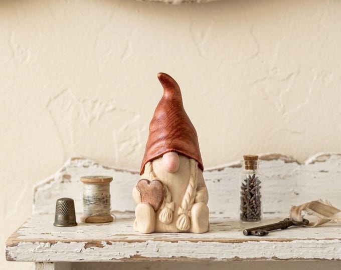 Gnome with heart carved from Swiss pine wood from Val Gardena, artistic carving, Italian artisan production, various sizes available