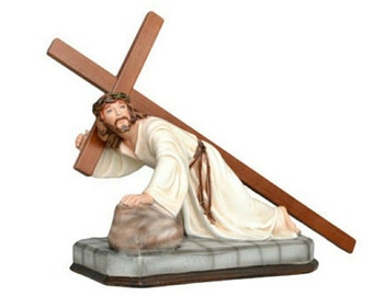 Falling Jesus statue cm 23 X 30 (9,05 X 11,81 inches) in hand-decorated resin of Italian artisan production