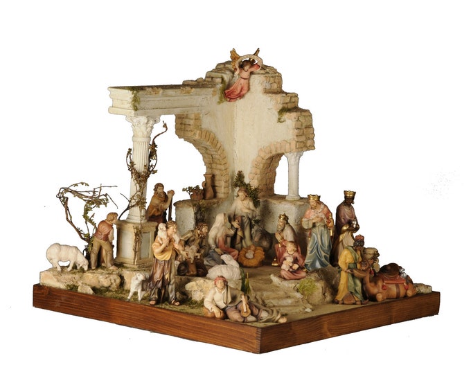 Oriental style crib carved in Val Gardena wood, hand decorated, 21 pieces, Italian artisan production