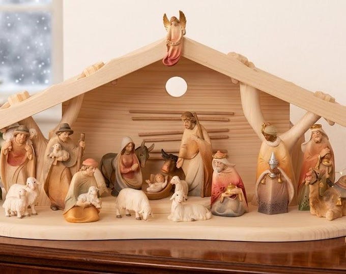 Nativity scene set carved in Valgardena wood, hand-decorated, 21 pieces with hut, various sizes, Italian artisan production