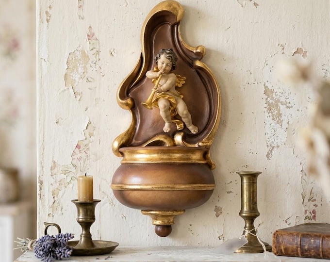 Holy water stoup with angel, carved in Valgardena wood, hand-decorated with oil colors and gold leaf, made in Italy