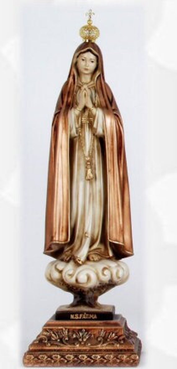Une immense statue de Notre-Dame de Fatima au Brésil
