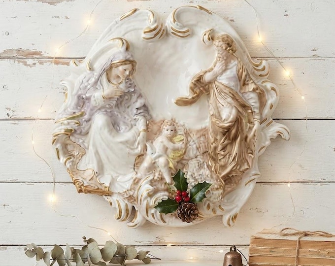 Nativity plaque, Holy Family cm 34 (13.38 inches) in hand-decorated alabaster powder, Italian artisan production