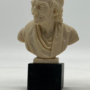 Busto escultórico de Voltaire de 14 cm (5,51 pulgadas) en polvo de alabastro, base de mármol, producción artesanal, hecho en Italia
