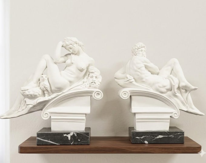 Pair of classical sculptures "Day and Night by Michelangelo", 24 cm and 22 cm (9.44 and 8.66 inches) in alabaster powder, made in Italy