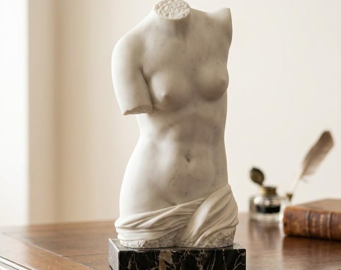 Classical sculpture "Torso di Milo", 30 cm (11.81 inches) in alabaster powder, marble base, handcrafted, made in Italy