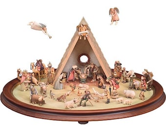 Kastlunger nativity scene carved in Val Gardena wood, 28 pieces with frame and stable, Italian handicraft production