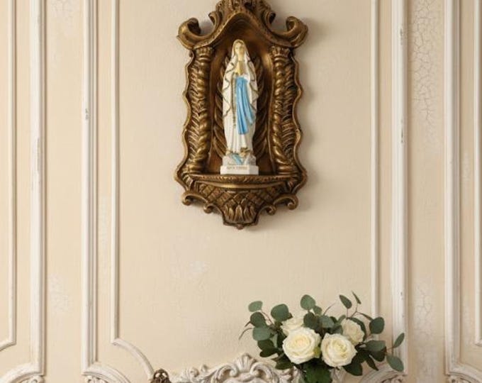 Oratory cm 35 X 17 (13.77 x 6.69 inches) to hang, in marble resin, with statue of the Madonna of Lourdes cm 16 (6.29 inches) handcrafted
