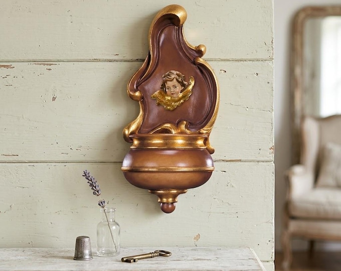 Holy water stoup with angel, carved in Valgardena wood, hand-decorated with oil colors and gold leaf, made in Italy