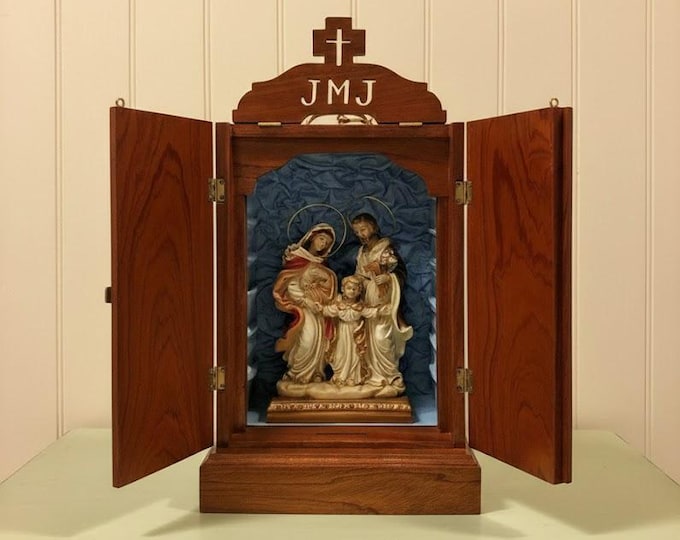 Handcrafted wooden display case with fabric interior, with a 24 cm (9.44 inches) foldable marble resin statue of the Holy Family