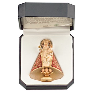 Estatua de Nuestra Señora de Cavadonga con estuche de lujo tallada en madera de Valgardena y decorada a mano, de producción artesanal italiana