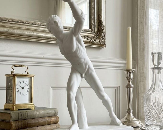 Classical sculpture "Bourgeois Gladiator", 27 x 38 cm (10.62 x 14.96 inches) in alabaster powder, marble base, made in Italy