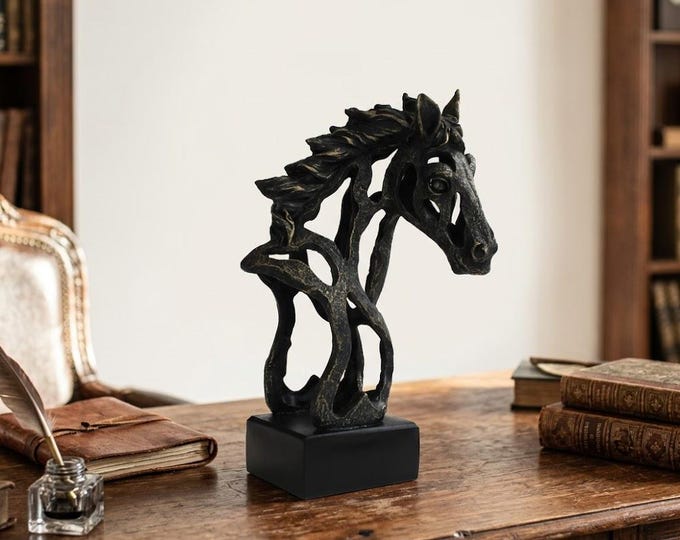 Classic modern style Horse Head sculpture, 30 cm (11.81 inches) in bronzed resin marble, handcrafted in Italy