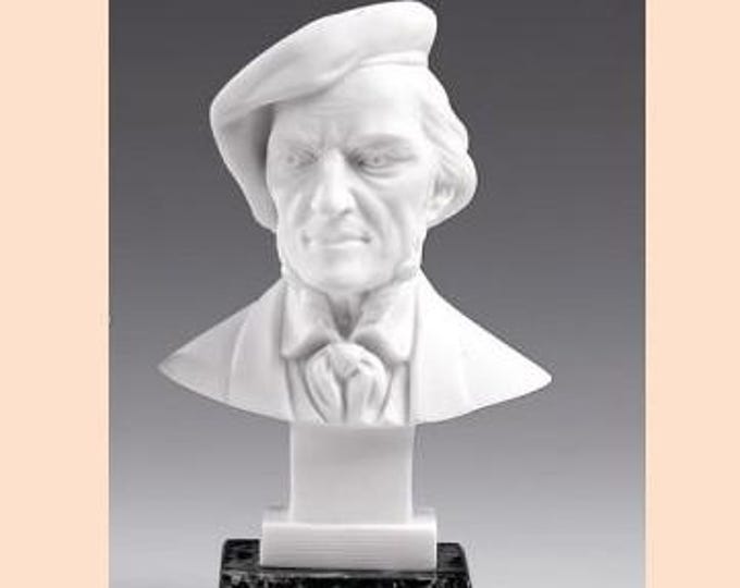 Bust sculpture of Richard Wagner cm 15 (5.90 inches) in alabaster powder, marble base, handcrafted, made in Italy