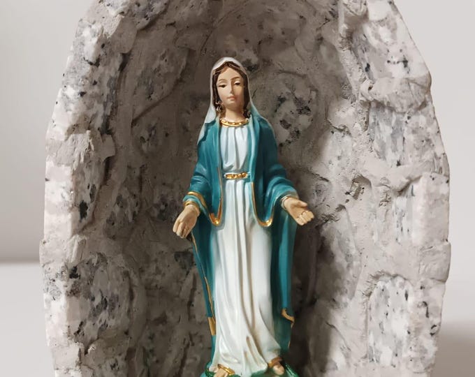 Handcrafted granite statue cave 16.5 x 11.5 cm with statue of the Miraculous Madonna of Italian production
